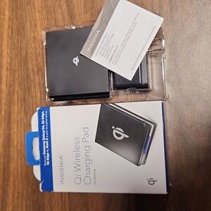 Insignia Qi Wireless Charging Mat